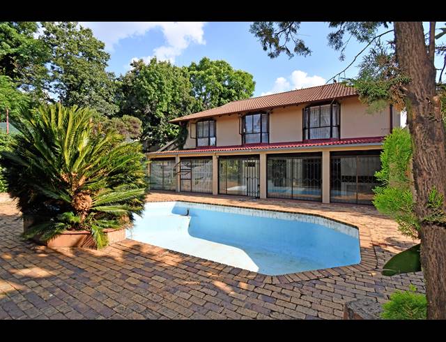 12 BEDROOM HOUSE FOR SALE IN FERNDALE